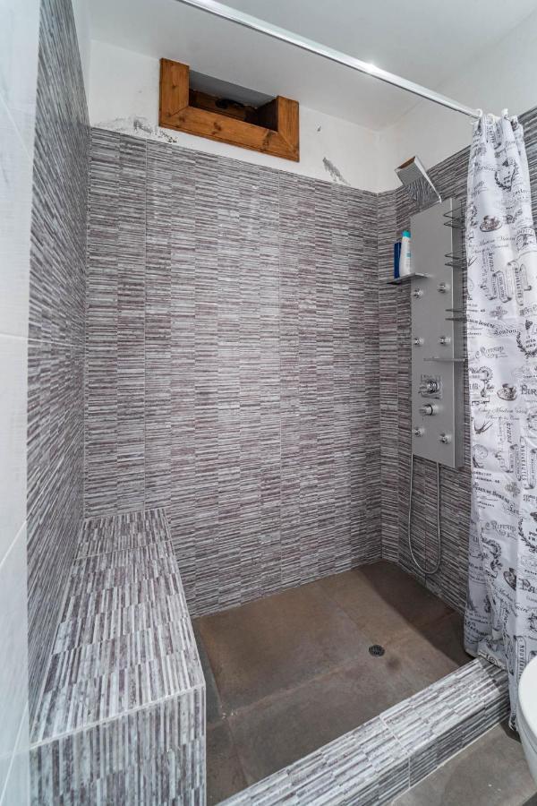 Maisonette Korfes-Κορφές-Μ Δύο Αυτόνομοι Όρoφοι Της Βίλας Κορφές Για Οικογένειες Και Μικρές Παρέες Karpenísion Екстериор снимка