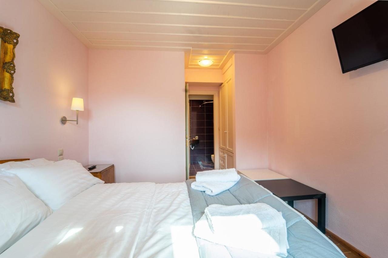 Maisonette Korfes-Κορφές-Μ Δύο Αυτόνομοι Όρoφοι Της Βίλας Κορφές Για Οικογένειες Και Μικρές Παρέες Karpenísion Екстериор снимка