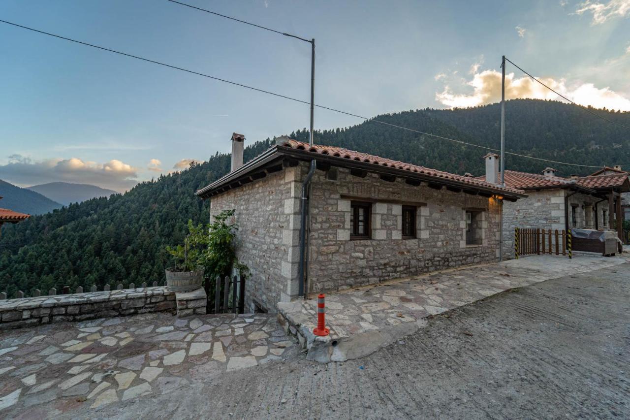 Maisonette Korfes-Κορφές-Μ Δύο Αυτόνομοι Όρoφοι Της Βίλας Κορφές Για Οικογένειες Και Μικρές Παρέες Karpenísion Екстериор снимка